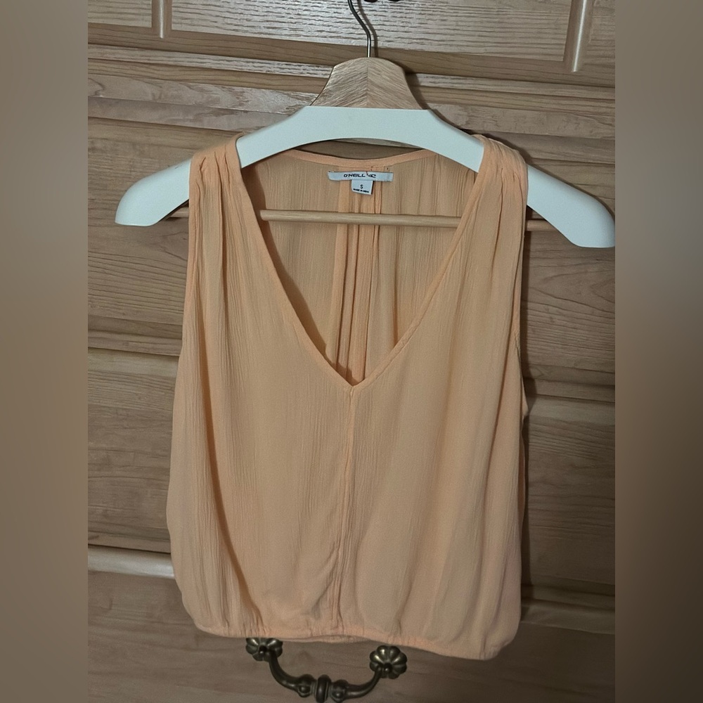 O’Neill | Peach Sleeveless V-Neck Top | Size Small | 100% Viscose